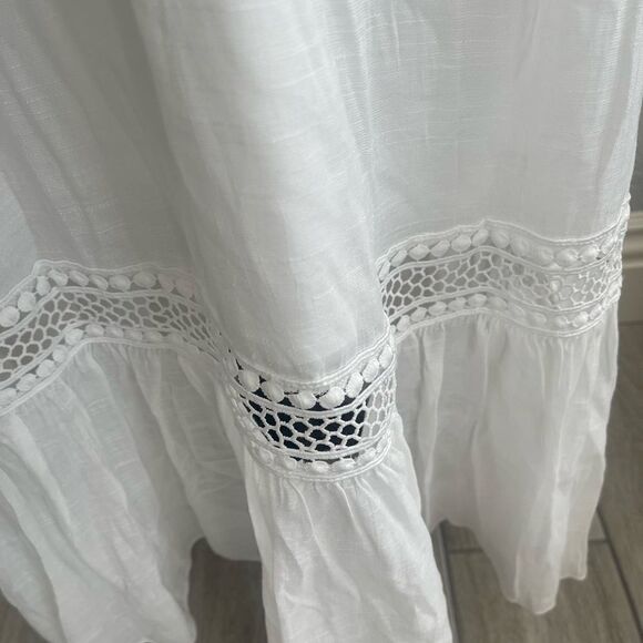 J Gee V Neck Lace Maxi Dress Size: Large Color: White - Picture 7 of 14